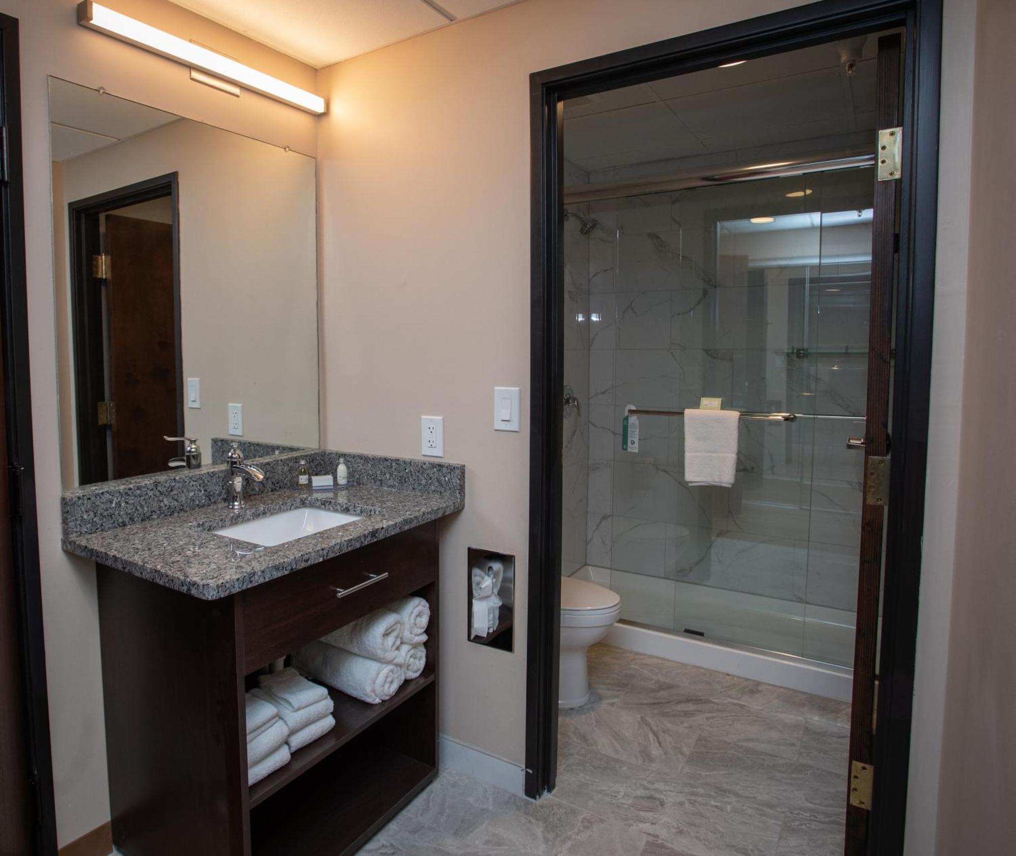 Ariel Broadway Hotel Lorain المظهر الخارجي الصورة